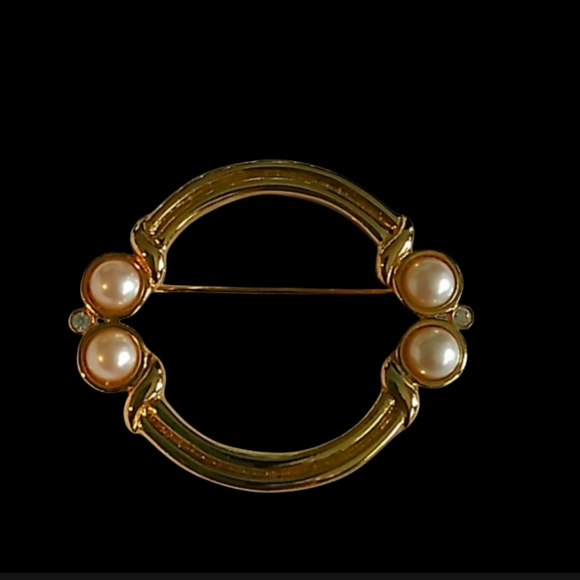 VINTAGE Pearl Gates Gold Tone Brooch by Monet - Picture 1 of 16